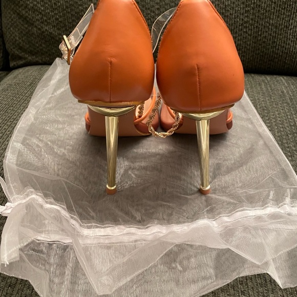 Miss Lola Heels - Picture 7 of 8